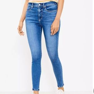 Mid Rise Modern Skinny Ankle LOFT Jean